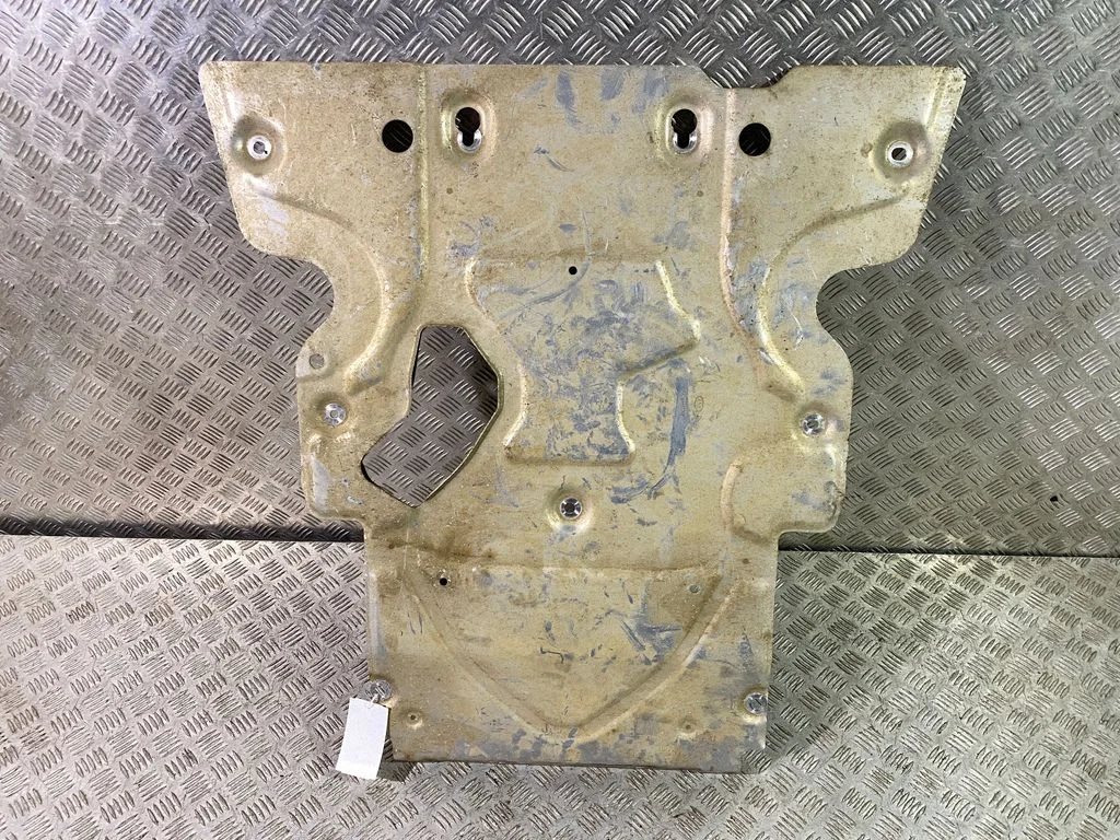 Engine splash shield/under tray FPLA5F002AB