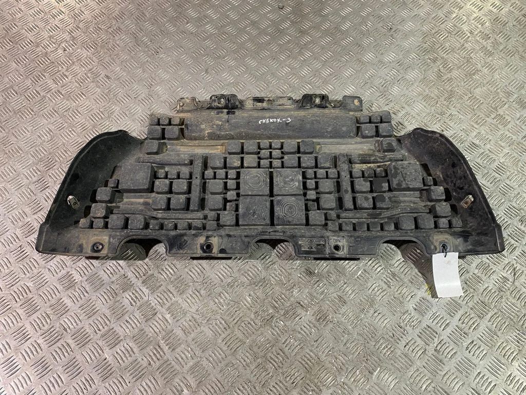 Engine splash shield/under tray 68037063AE