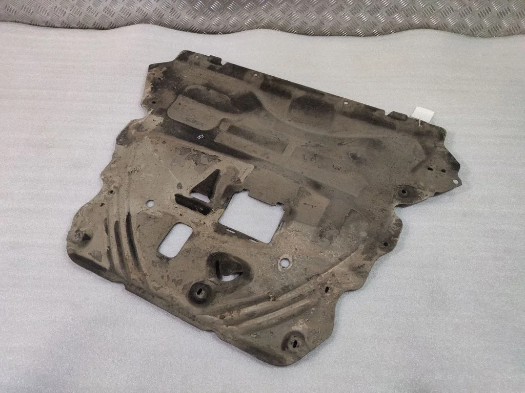 Engine splash shield/under tray
