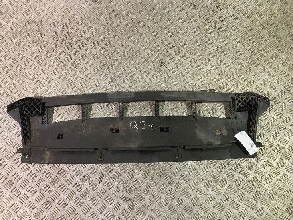 Front bumper skid plate/under tray 8R0807233C
