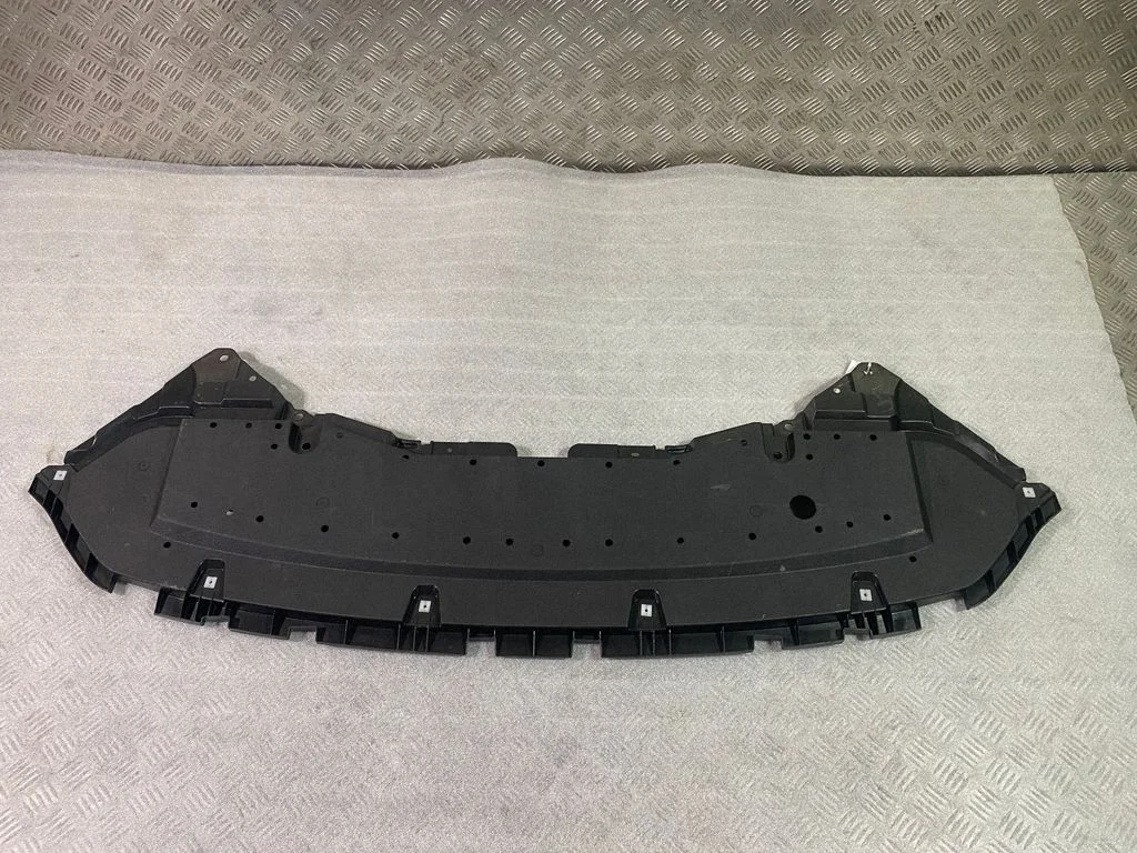 Front bumper skid plate/under tray – Lexus RX 450H (2016-)