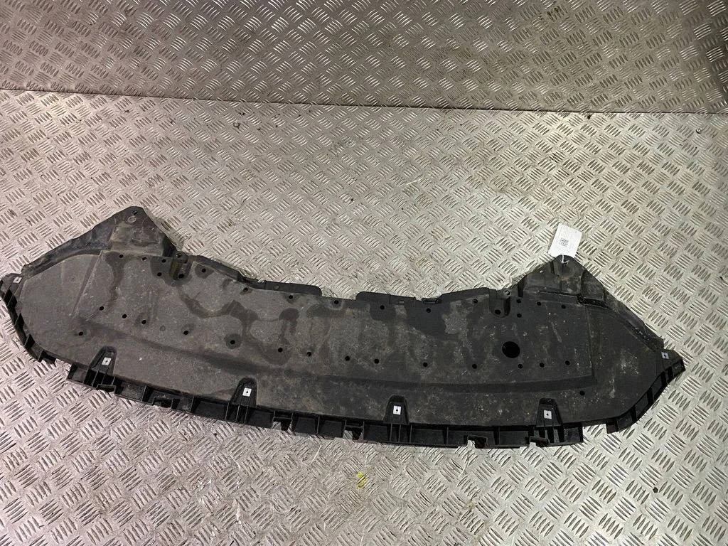 Front bumper skid plate/under tray – Lexus RX 450H (2016-)