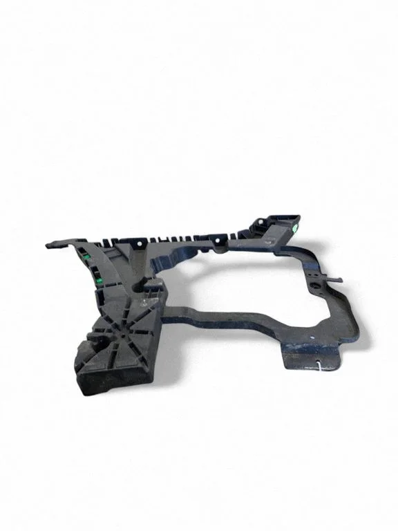 Rear bumper mounting bracket 31425065