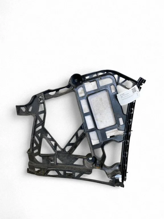 Rear bumper mounting bracket A1668854200