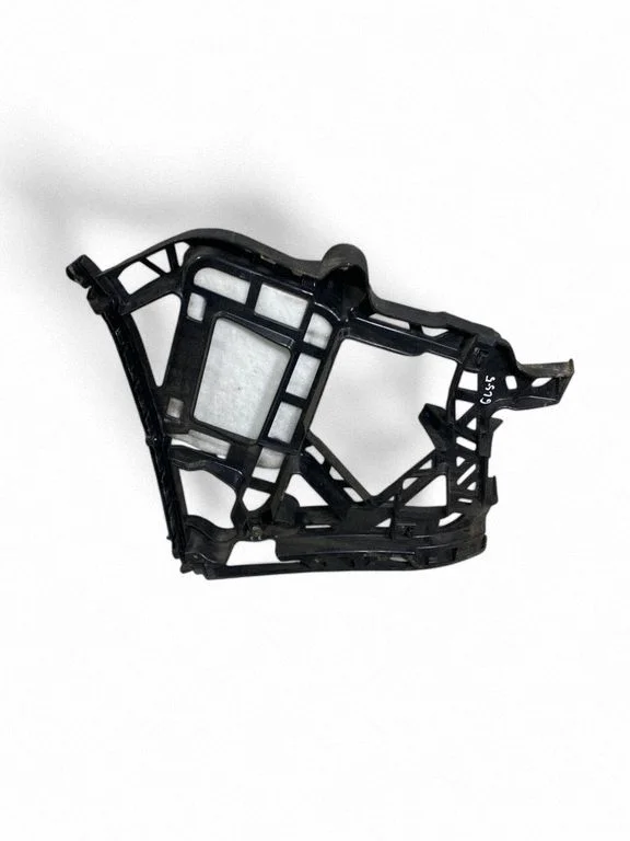 Rear bumper mounting bracket A1668854100