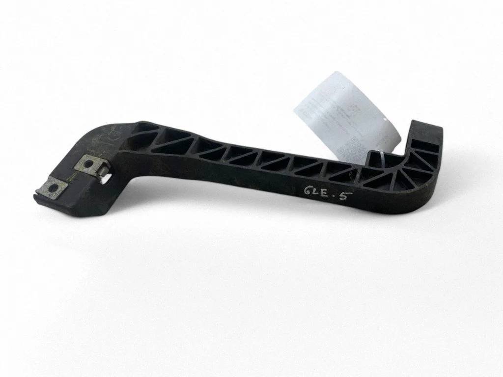 Rear bumper mounting bracket A166626373
