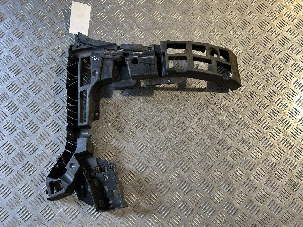 Rear bumper mounting bracket – Volvo XC90 (2014-)