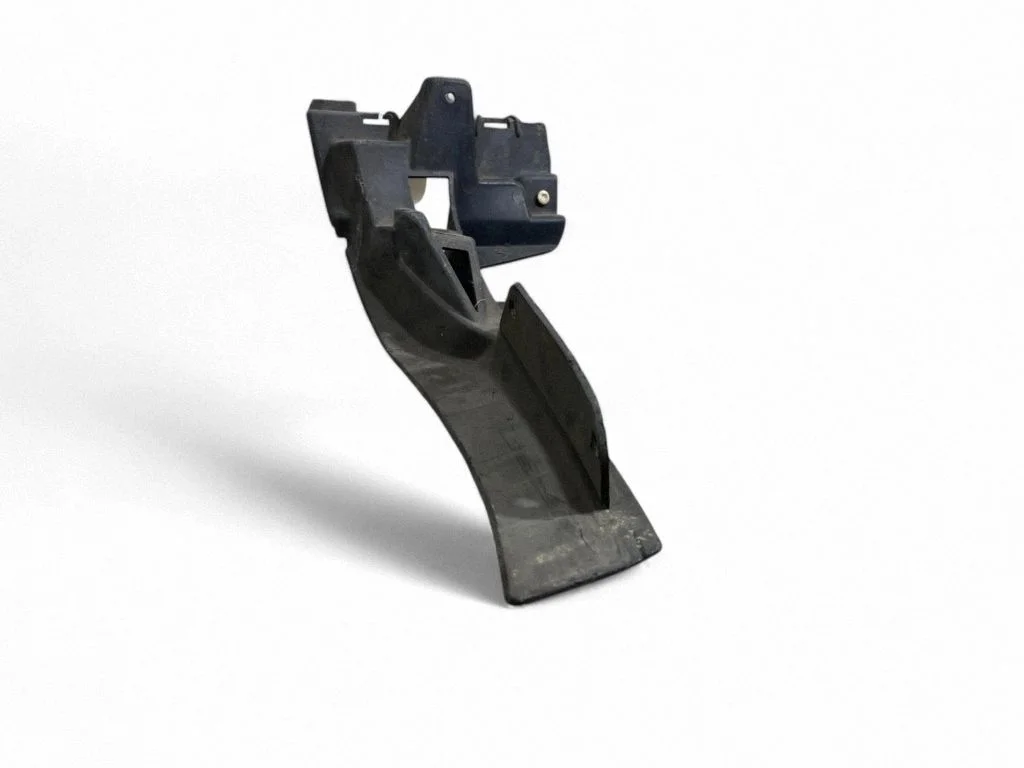 Rear bumper mounting bracket A2388858500