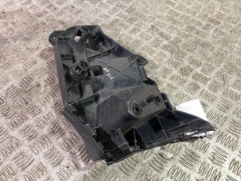 Rear bumper mounting bracket 7338286
