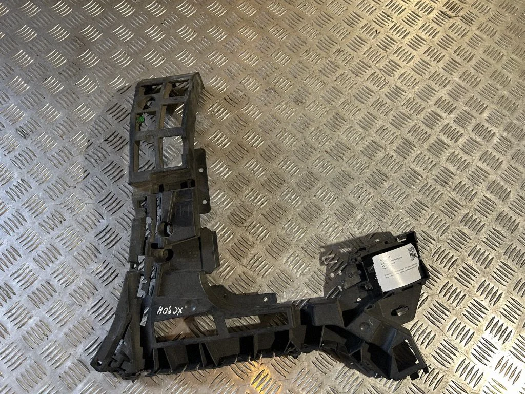 Rear bumper mounting bracket – Volvo XC90 (2014-)