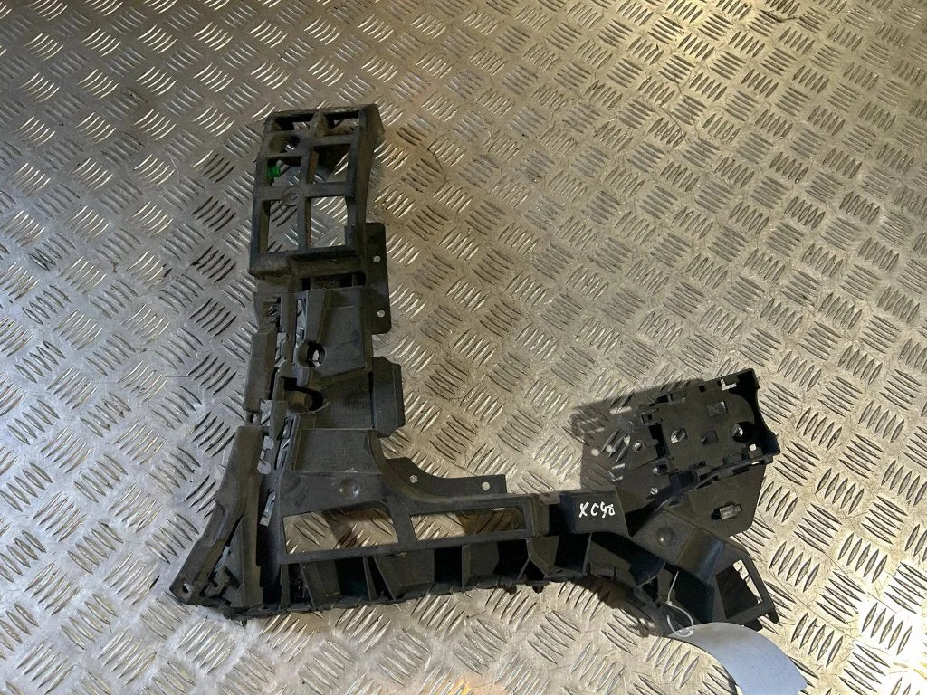 Rear bumper mounting bracket – Volvo XC90 (2014-)