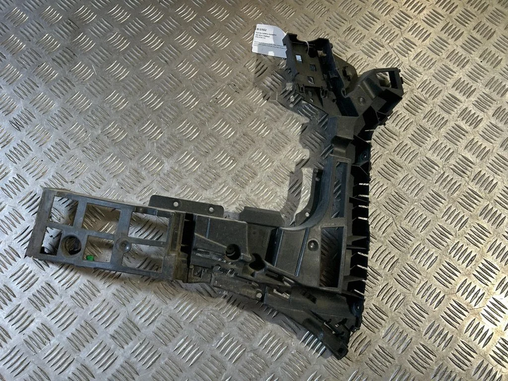 Rear bumper mounting bracket – Volvo XC90 (2014-)
