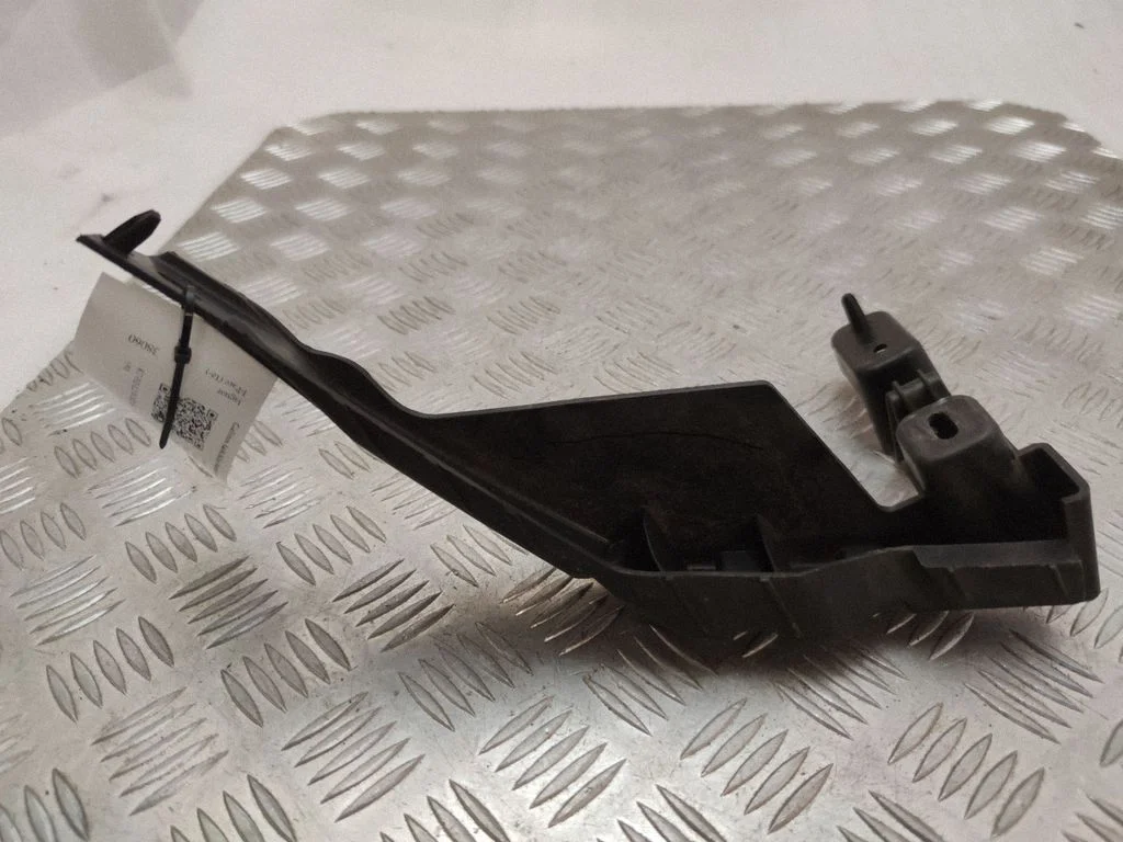 Rear bumper mounting bracket J9D317B933A