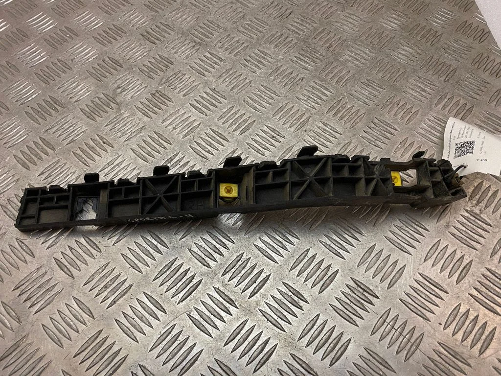 Rear bumper mounting bracket 86614F1000