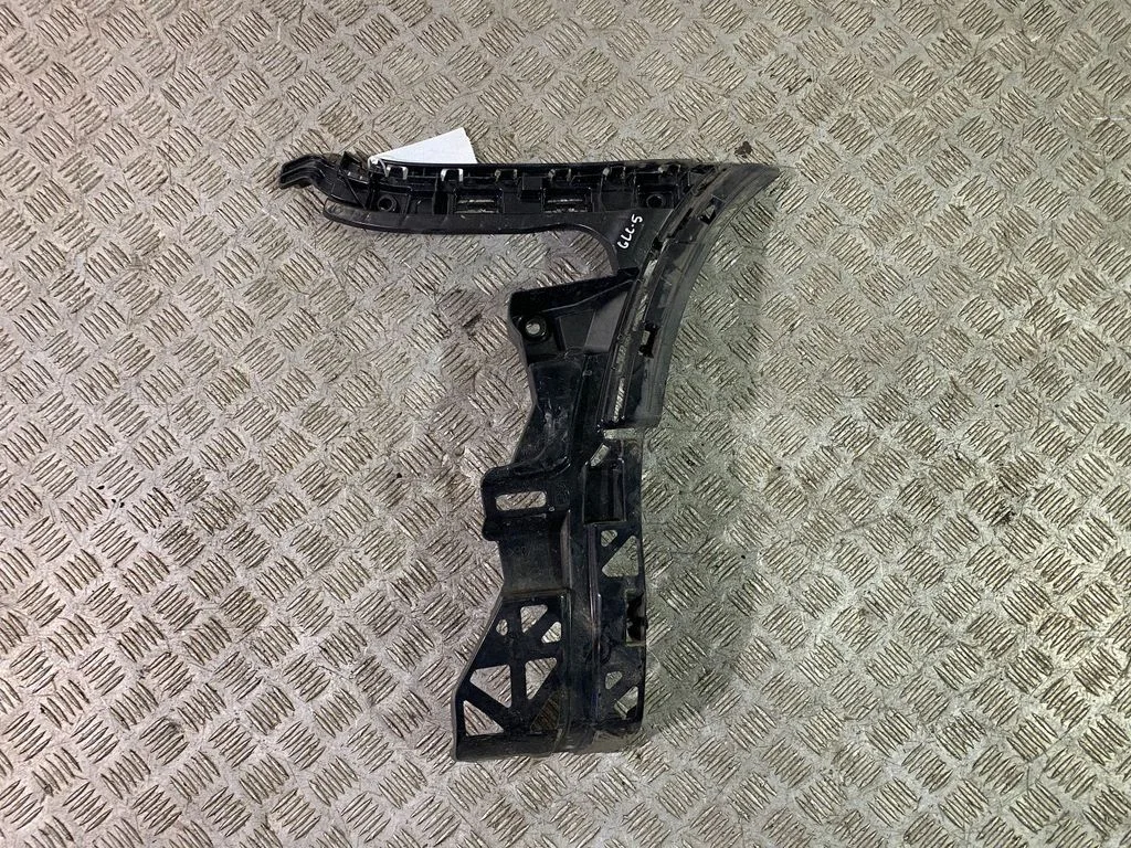 Rear bumper mounting bracket A2538850221