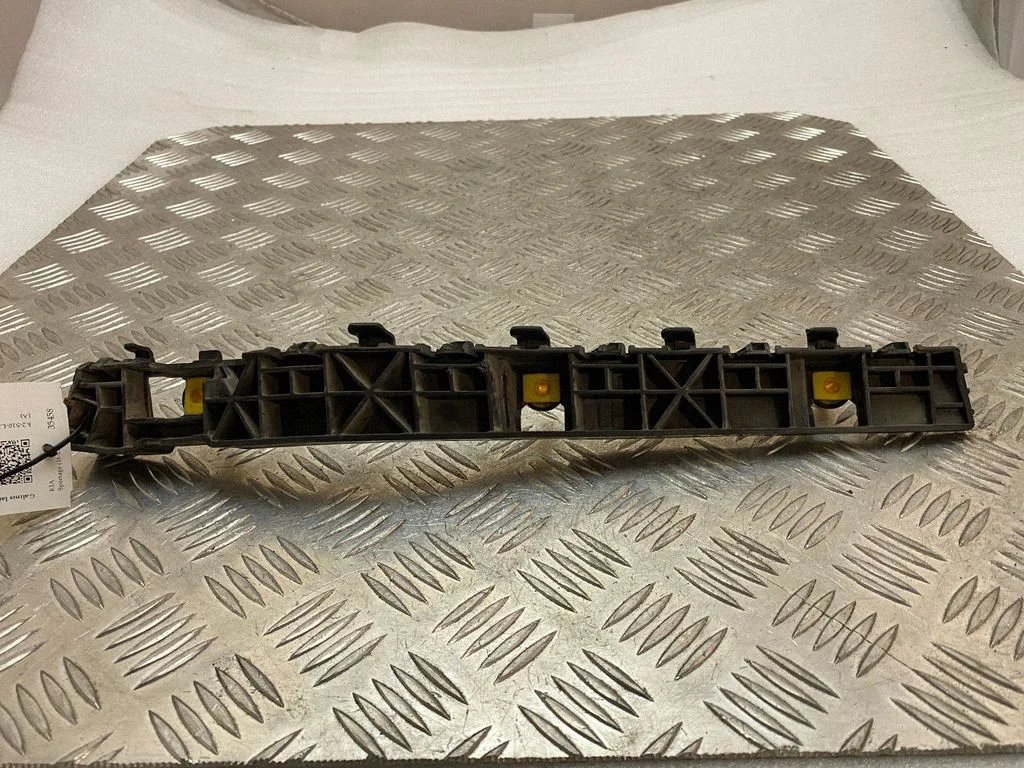 Rear bumper mounting bracket 86613F1000