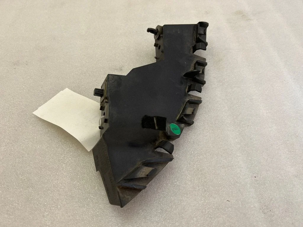 Rear bumper mounting bracket LV4B17E850D