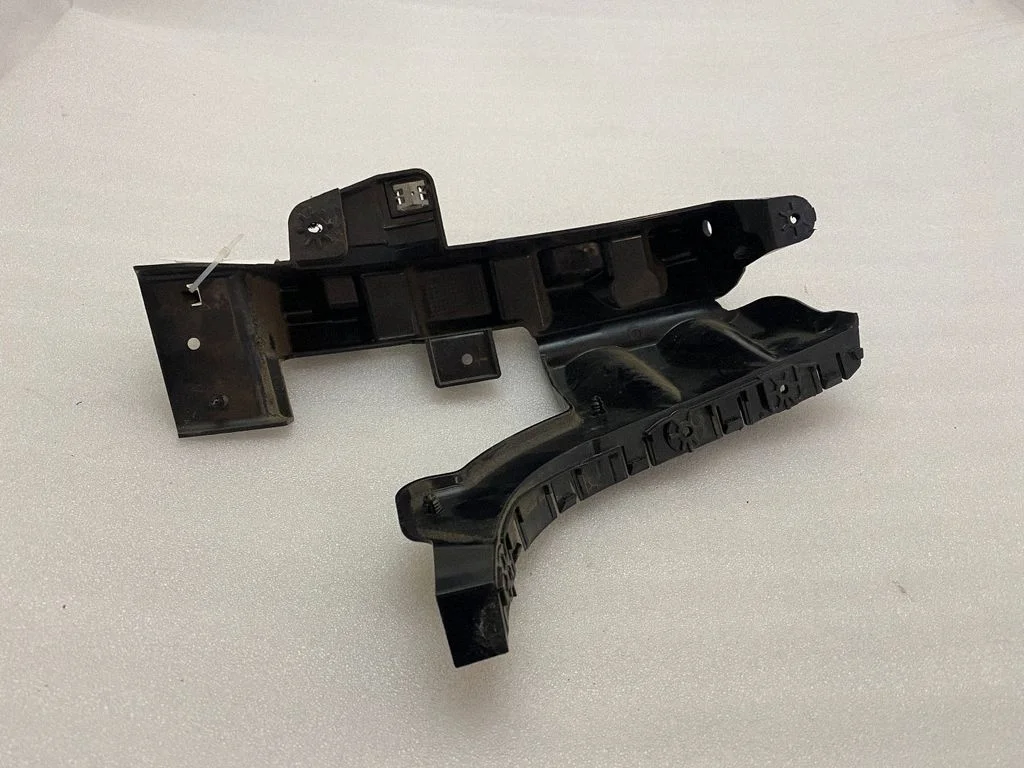 Rear bumper mounting bracket 68229239AC
