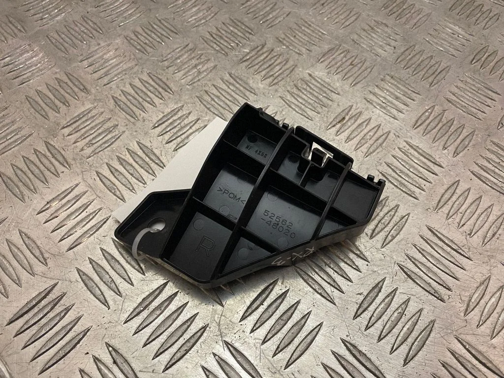 Rear bumper mounting bracket – Lexus RX 450H (2016-)