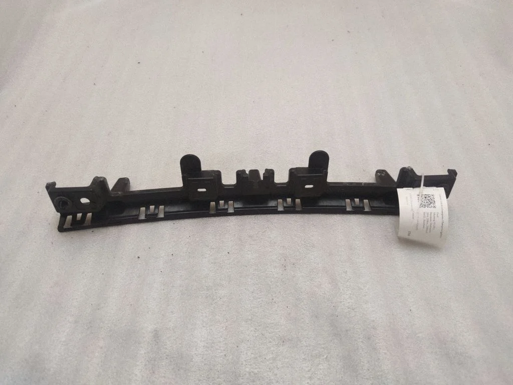 Rear bumper mounting bracket FR3B17B861AC