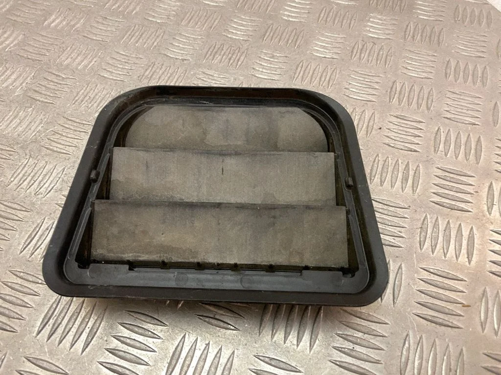 Ventilatsioonirest – Volvo XC90 (2014-)