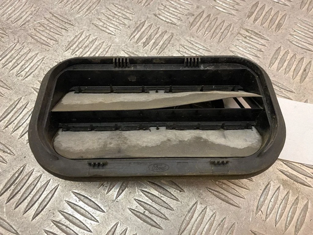 Ventilatsioonirest – Ford Mustang VI (2015-)