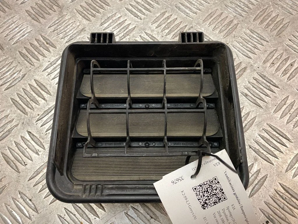 Quarter panel pressure vent 97510D3000