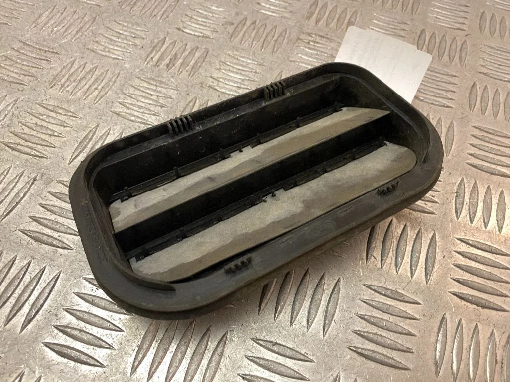 Ventilatsioonirest – Ford Mustang VI (2015-)