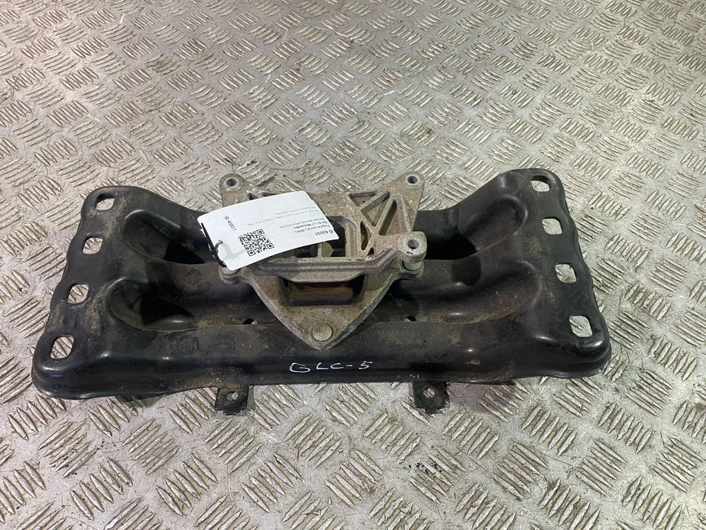 Gearbox mount A2052402500