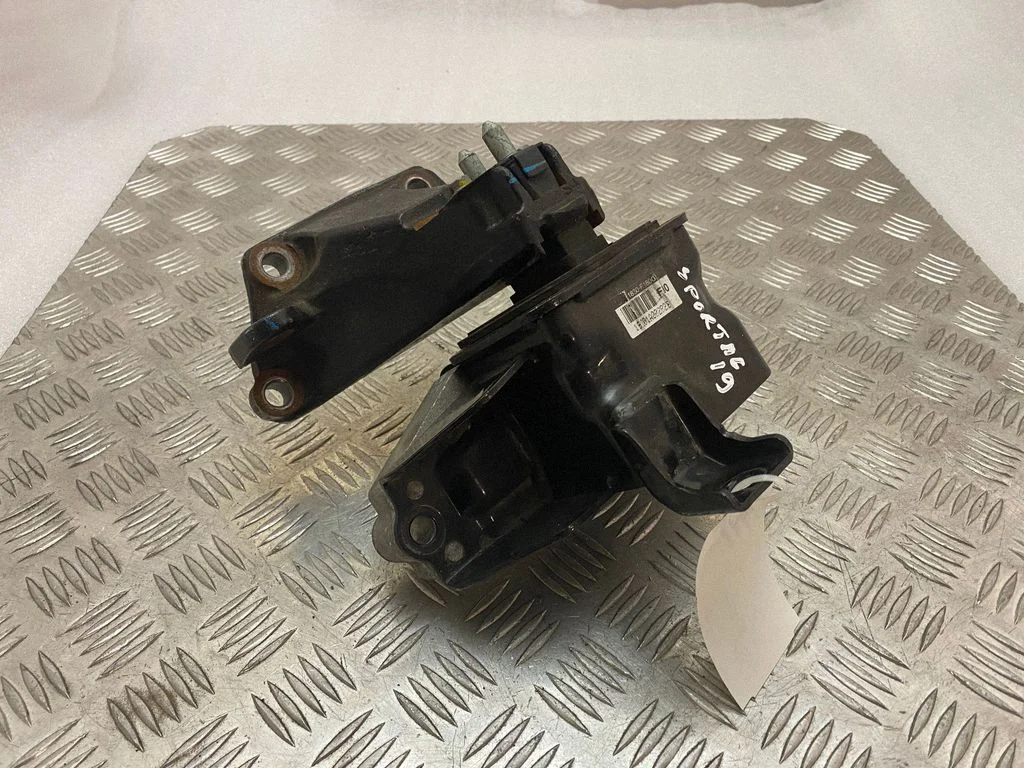 Gearbox mount 21830F1800