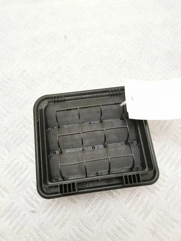 Quarter panel pressure vent 97510D3000