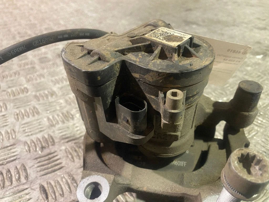Rear brake caliper 5QN315405