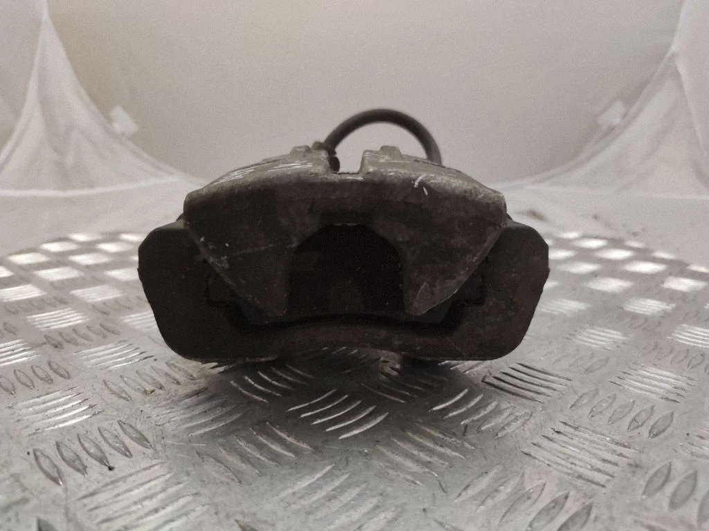 Tagumine pidurisadul FR3C2K328FE