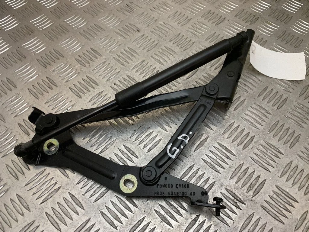 Tailgate/trunk/boot hinge FR3B6342700AD