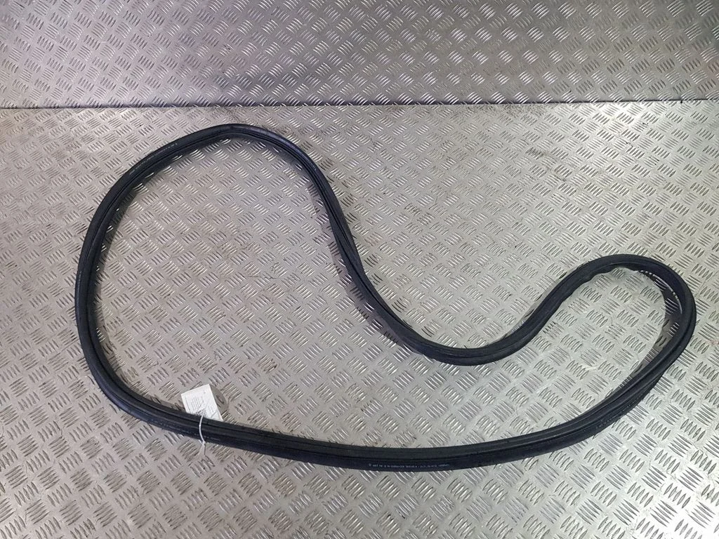 Loading door rubber seal (on body) – Mercedes-Benz GLC-Class C253 (2016-)