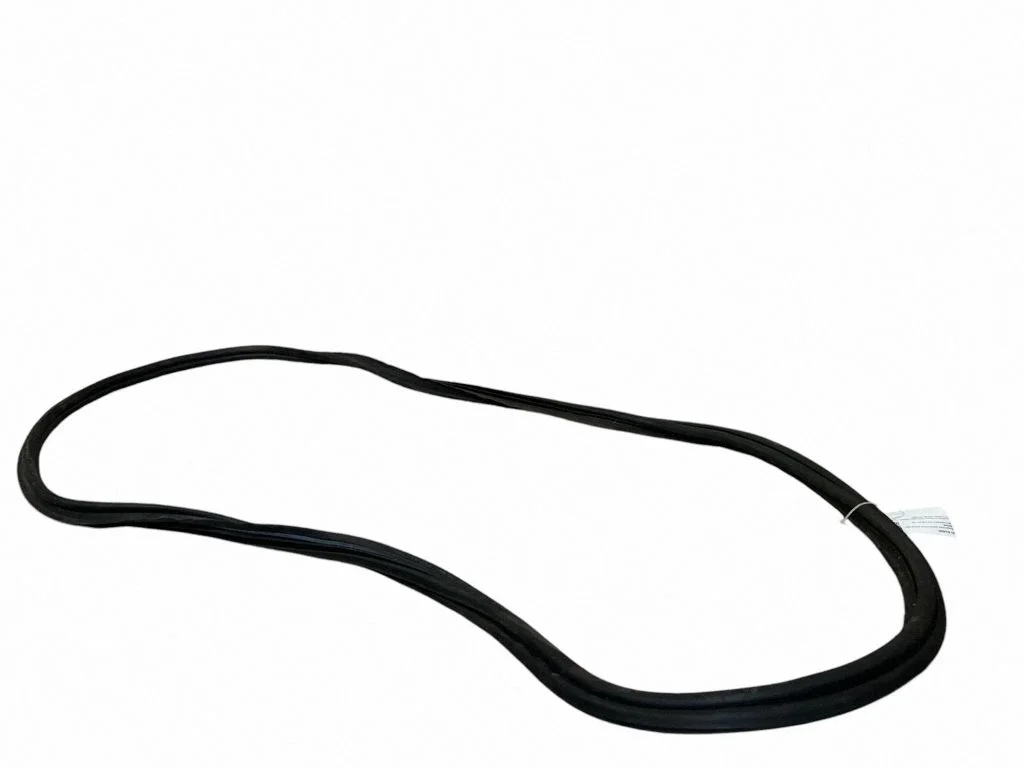 Loading door rubber seal (on body) A1667400270