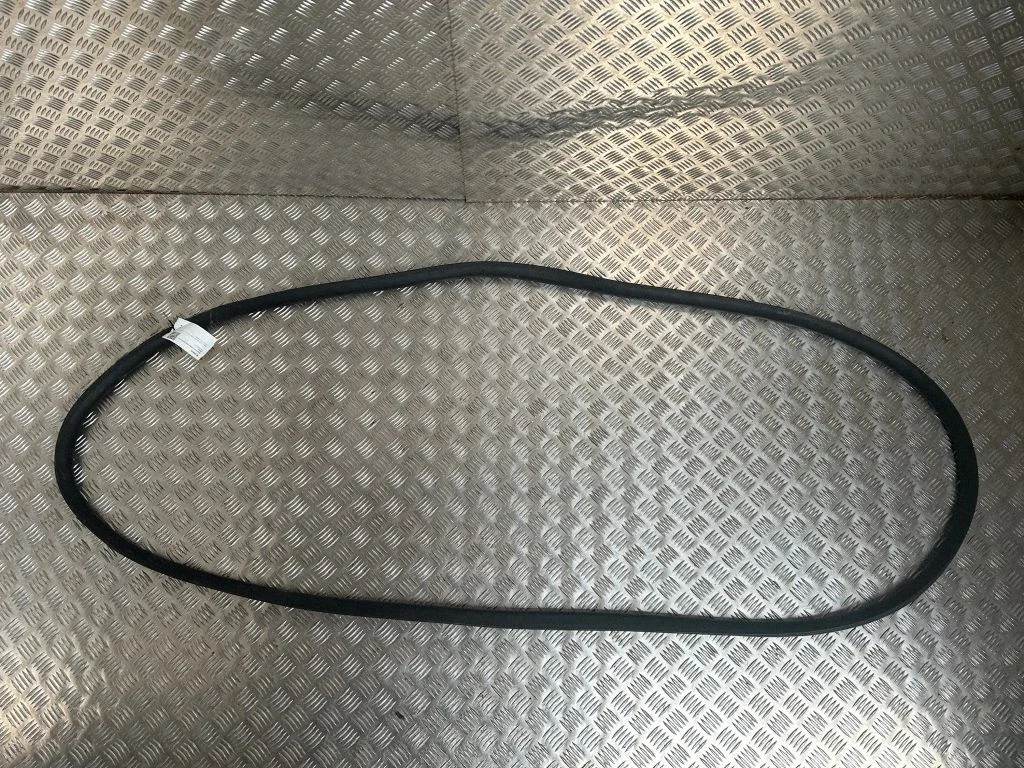 Loading door rubber seal (on body)