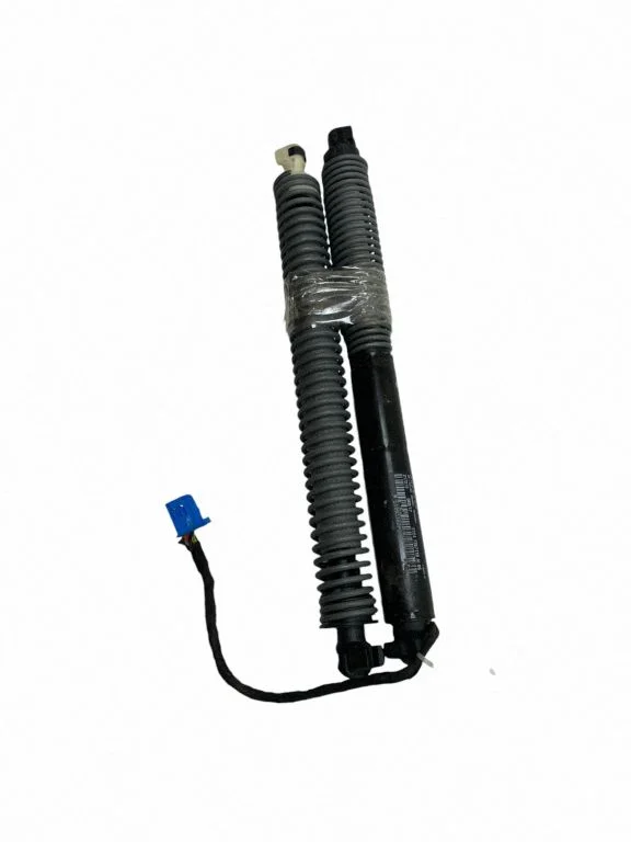 Siłownik (sprężyna gazowa) klapy bagażnika 7357110