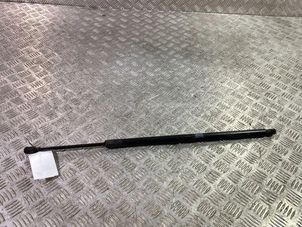 Aizmugurējā vāka amortizators 68165052AB