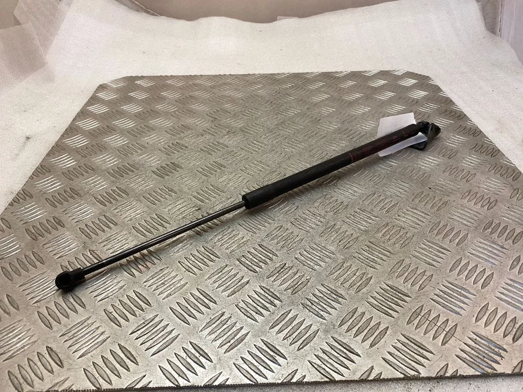Tailgate/trunk strut/damper 5802A505