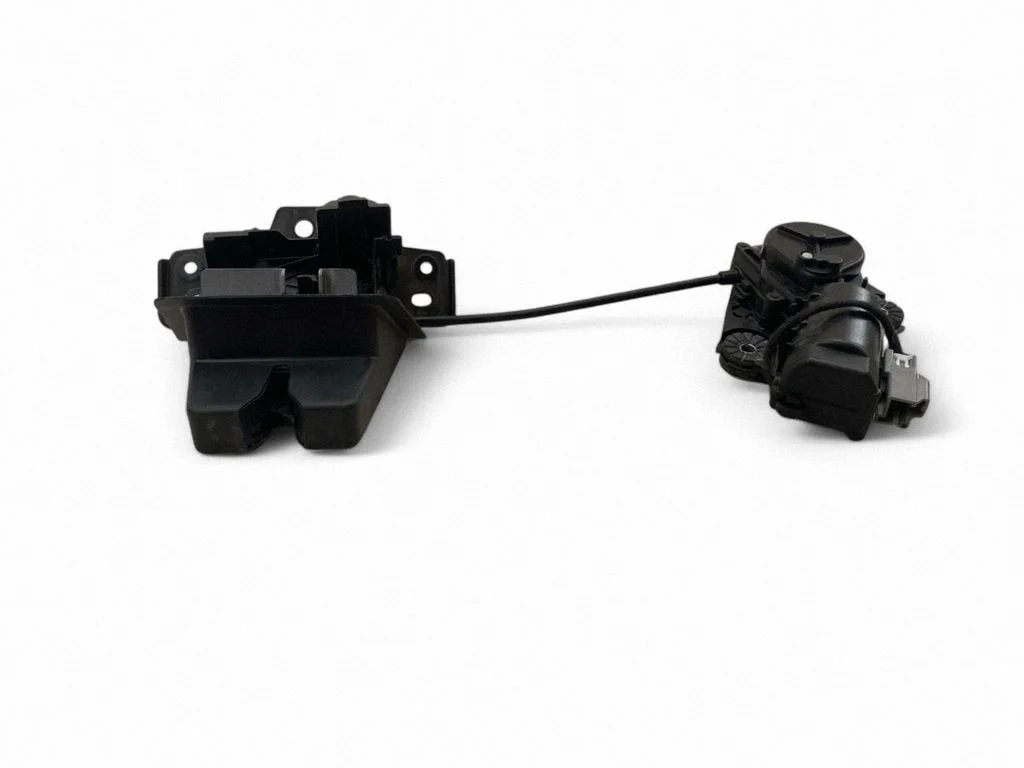 Aizmugurējā vāka slēdzene 31349975