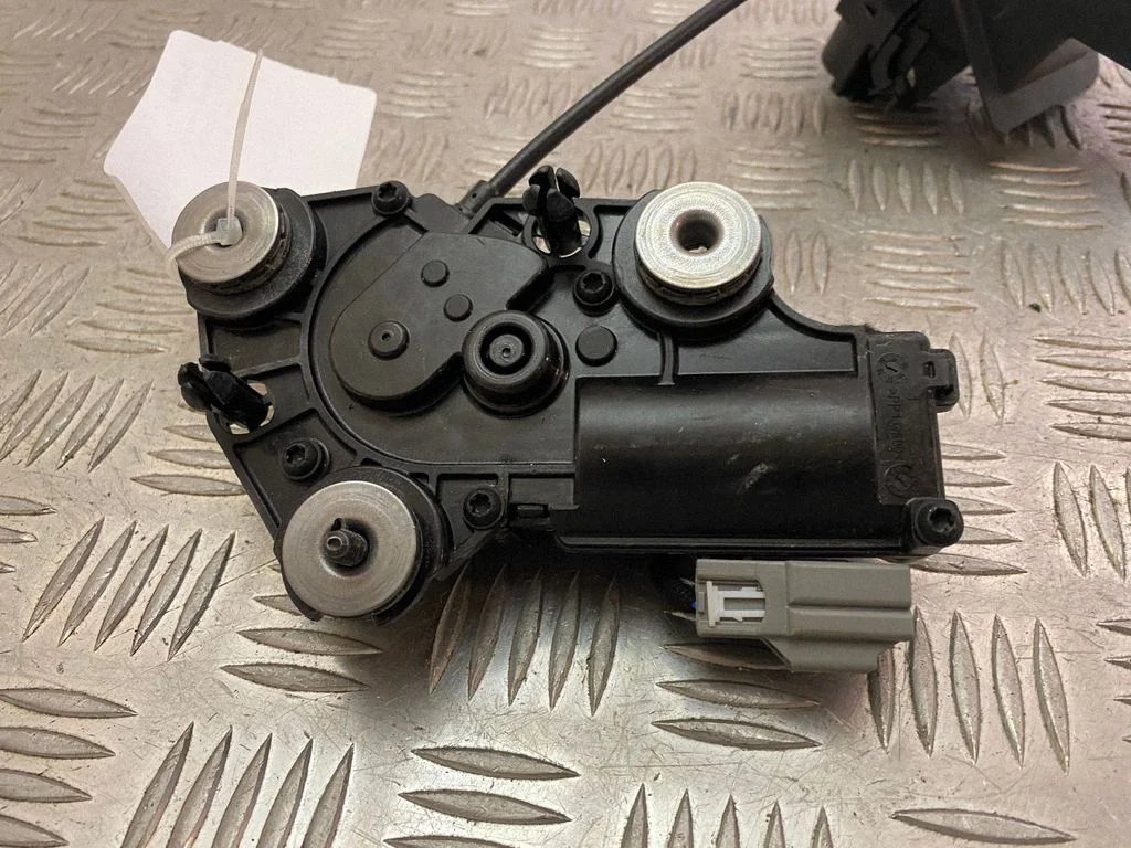Tailgate/trunk/boot lock/catch/latch 31349975