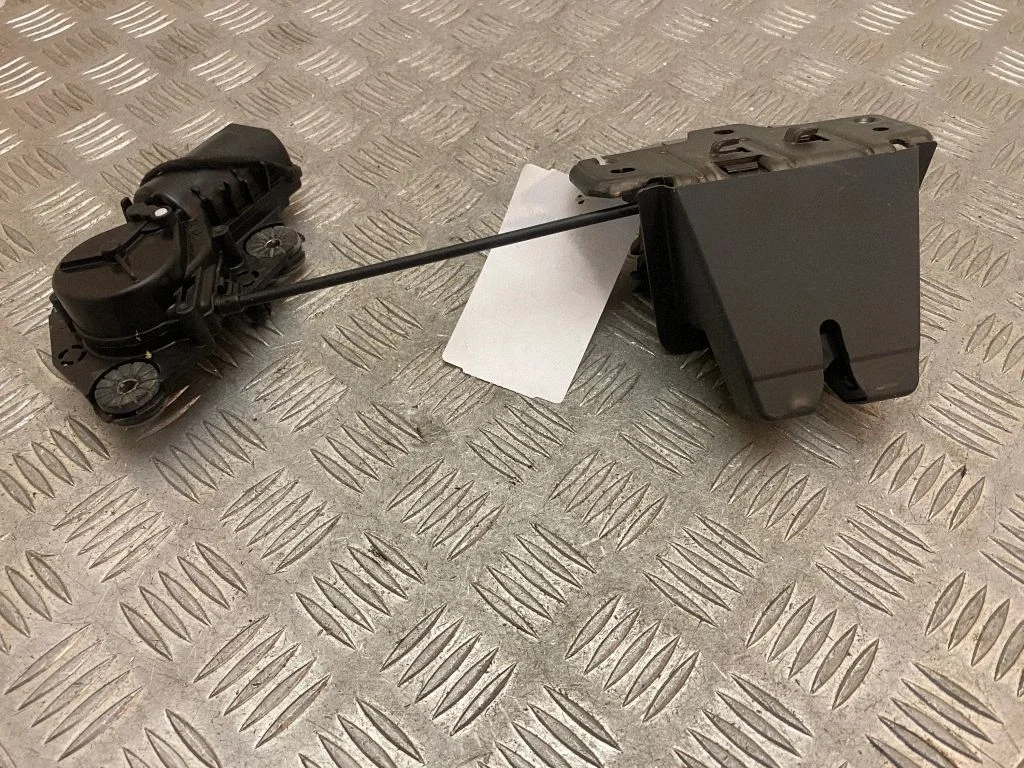 Tailgate/trunk/boot lock/catch/latch – Volvo S90, V90 (2016-)