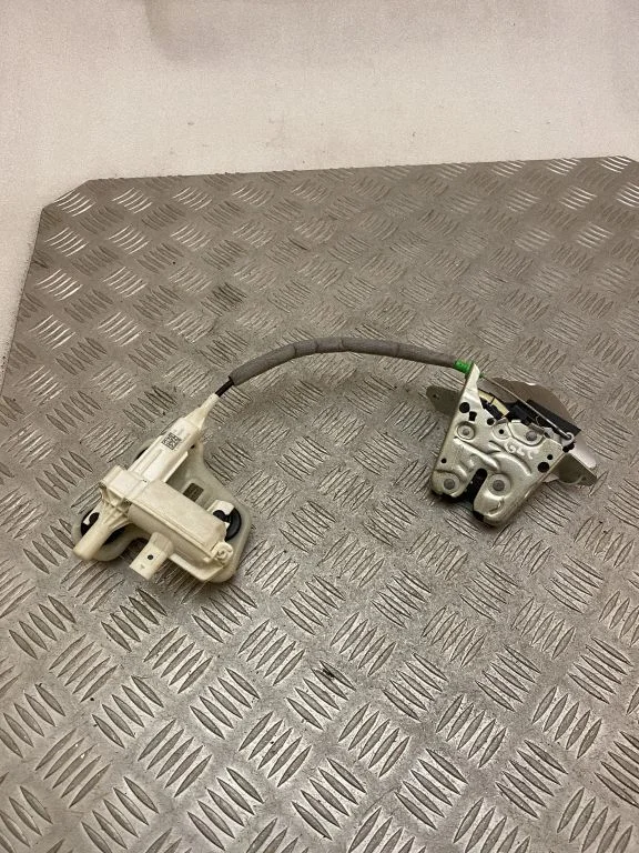 Tailgate/trunk/boot lock/catch/latch A0997400600
