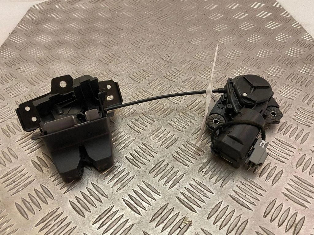 Tailgate/trunk/boot lock/catch/latch 31349975