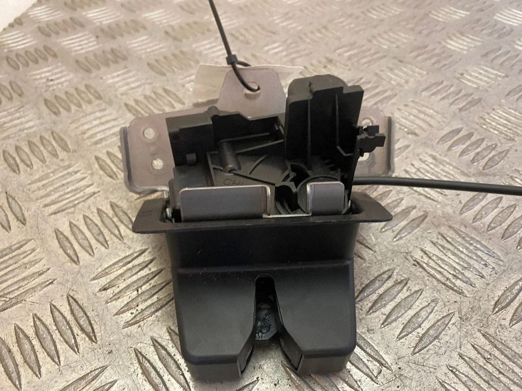 Tailgate/trunk/boot lock/catch/latch 32149889