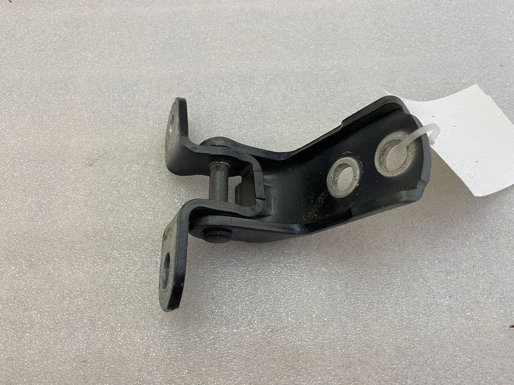 Front door upper hinge – right