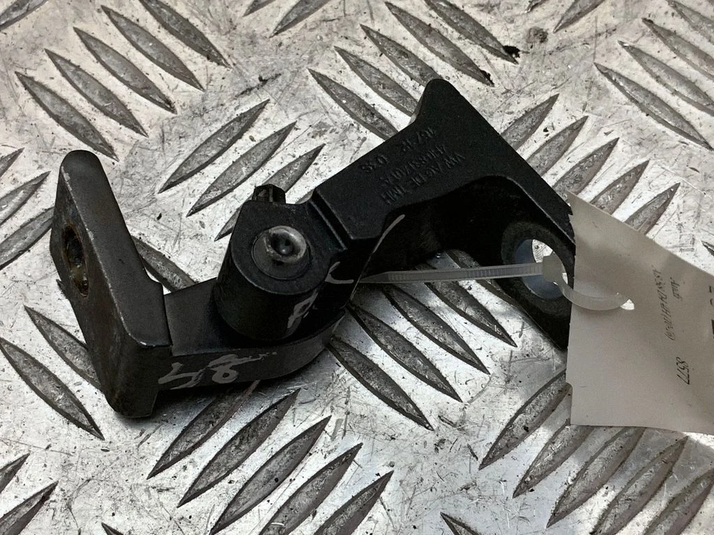 Front door upper hinge 4H0831401A