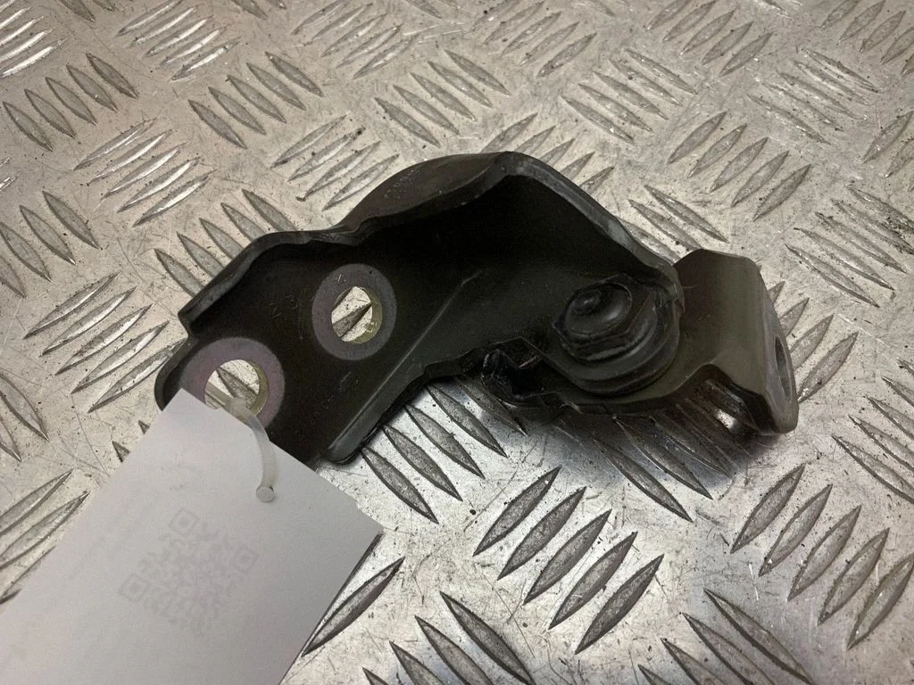Front door lower hinge 2281010