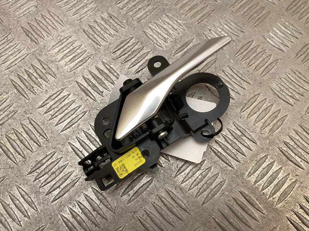 Front door exterior handle J9D322600AC